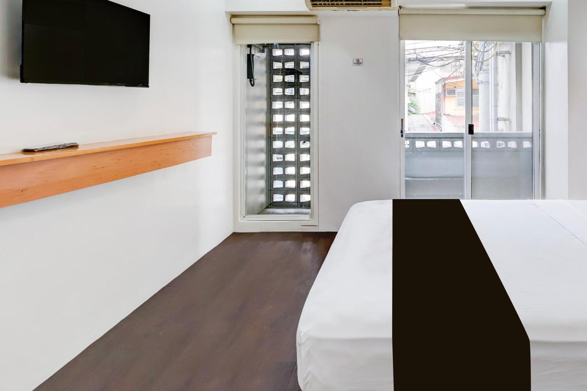 Collection O Brblock Boutique & Residences, Santa Cruz Olympia, Makati ماكاتي المظهر الخارجي الصورة